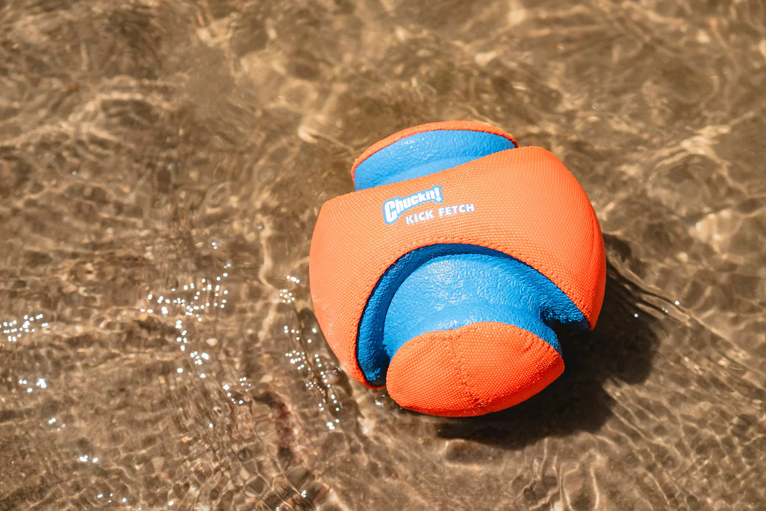 Juguete de Lanzar y Patear para Perros - Chuckit! Kick Fetch Dog Toy | Chuckit!®