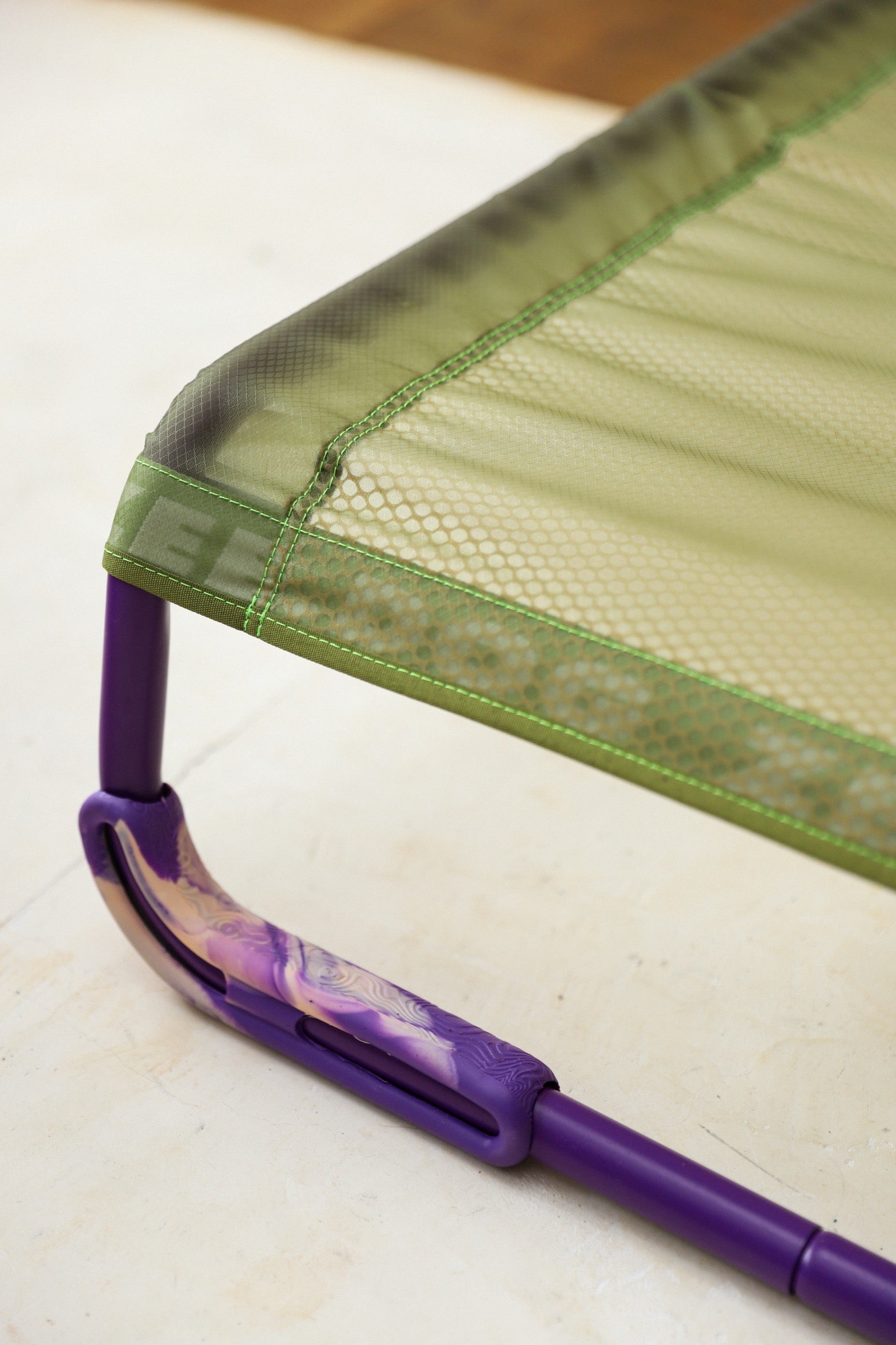 Cama Elevada Air.Bed para Perros – Verde (Green) | Zee.Dog