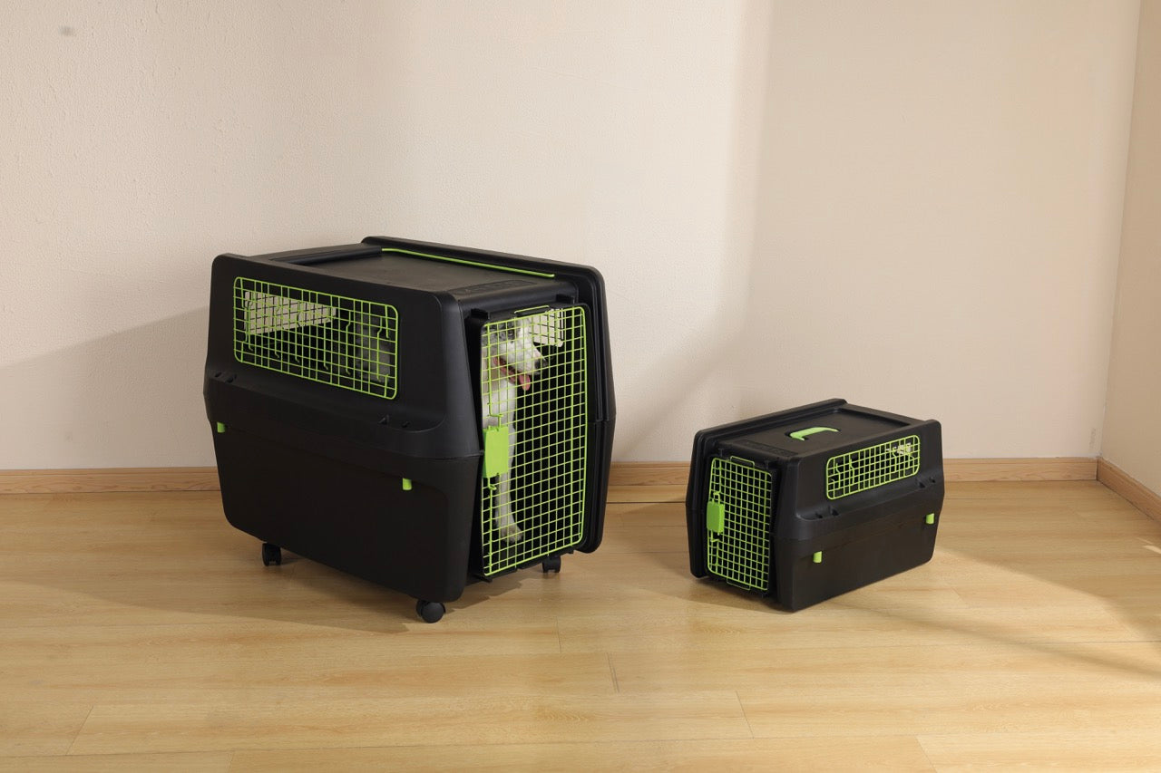 Transportadora PREMIUM ECO TREK para Perros - Negra con Rejillas Metálicas (Black & Green) | M-PETS