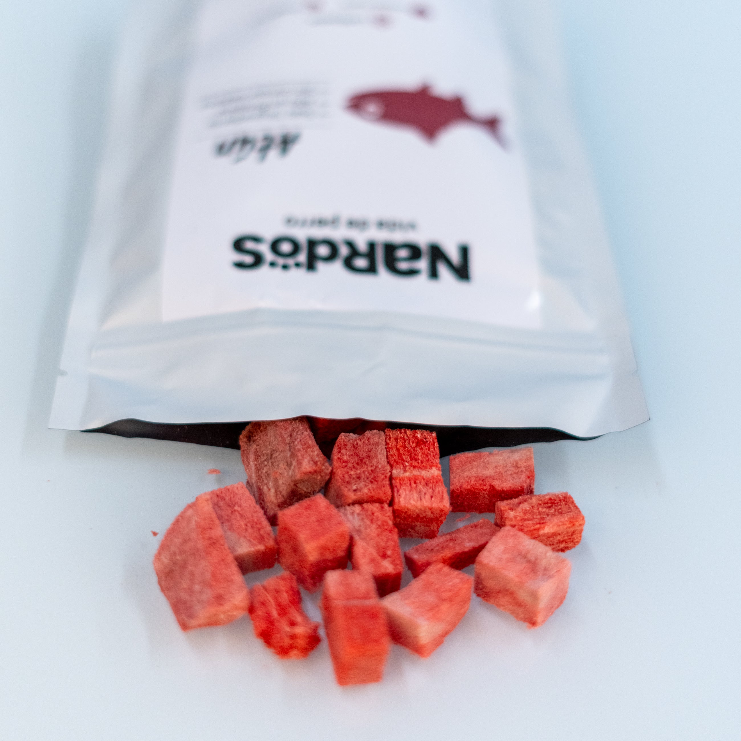 Cubos de Atún Liofilizado para Perros y Gatos - Alta Proteína y Energía Sostenida | Nardos Vida de Perro