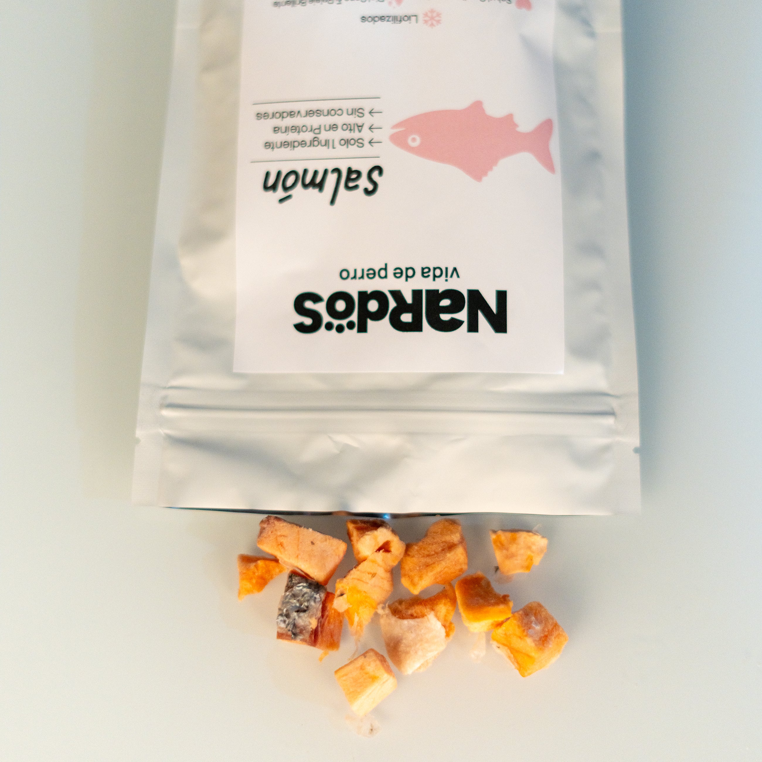 Salmón Liofilizado para Perros y Gatos – Omega-3, Piel Sana y Salud Cardiovascular | Nardos Vida de Perro
