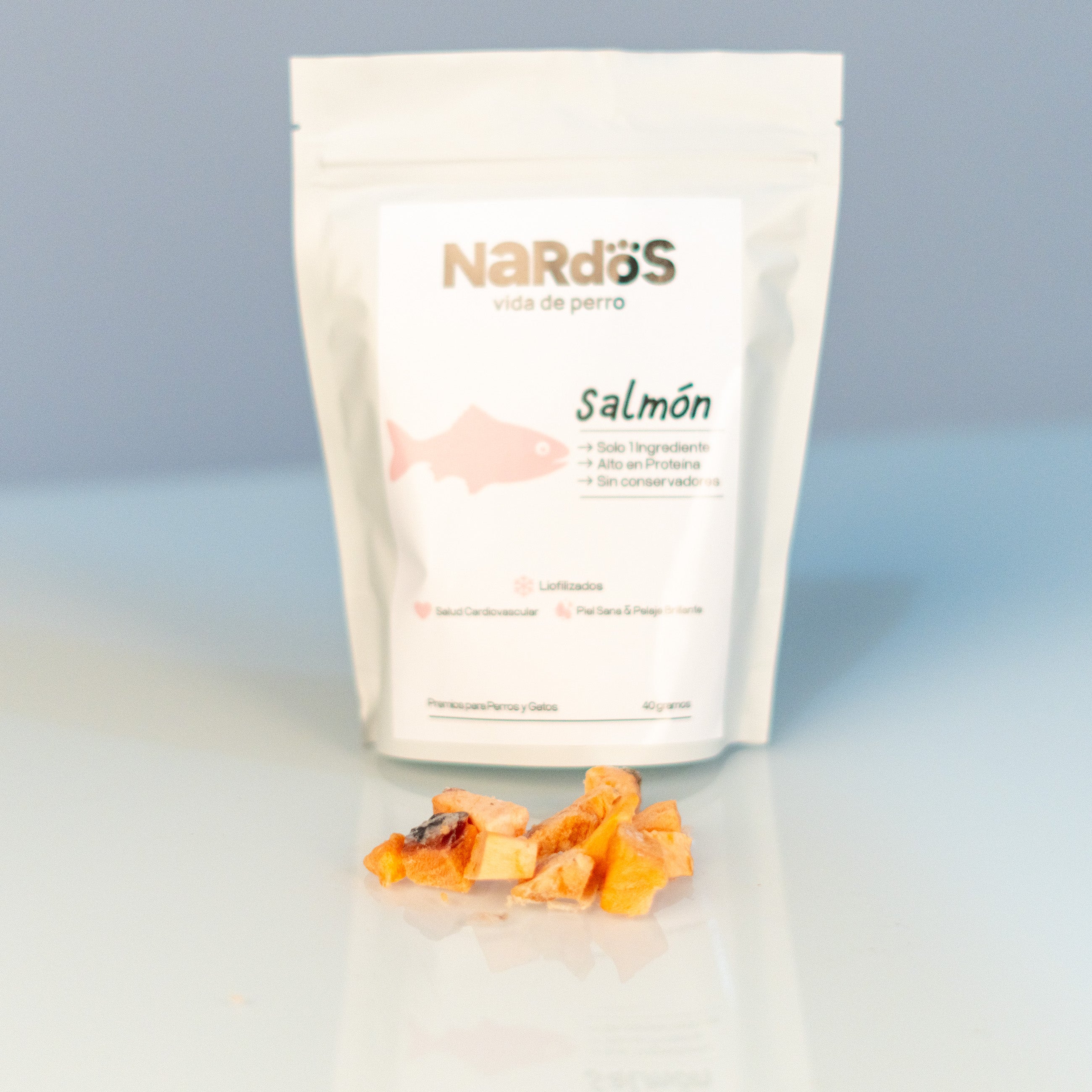 Salmón Liofilizado para Perros y Gatos – Omega-3, Piel Sana y Salud Cardiovascular | Nardos Vida de Perro