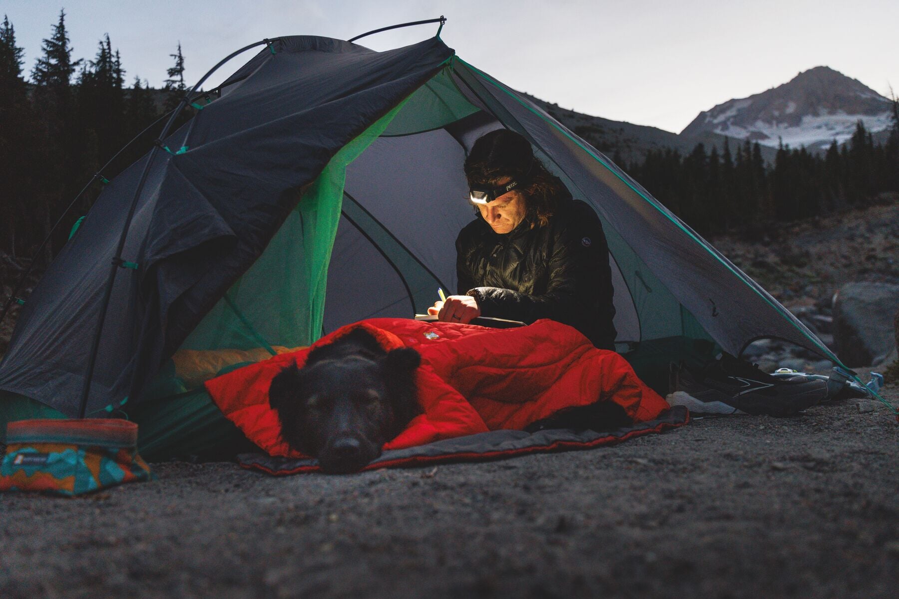 Poncho para Dormir Palisades™ Sleep Poncho en Rojo Grosella (Red Currant) | Ruffwear