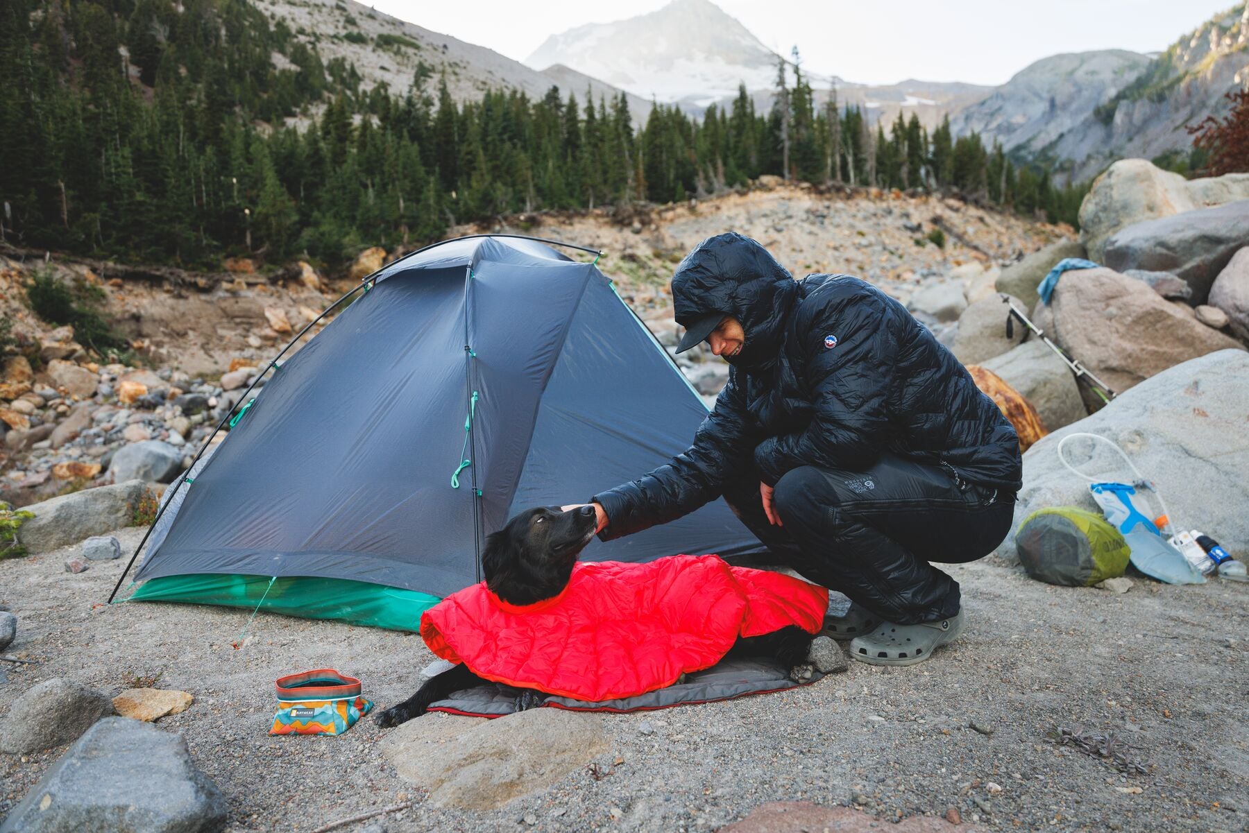Poncho para Dormir Palisades™ Sleep Poncho en Rojo Grosella (Red Currant) | Ruffwear