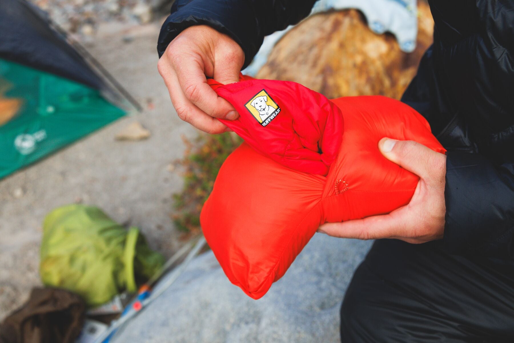 Poncho para Dormir Palisades™ Sleep Poncho en Rojo Grosella (Red Currant) | Ruffwear