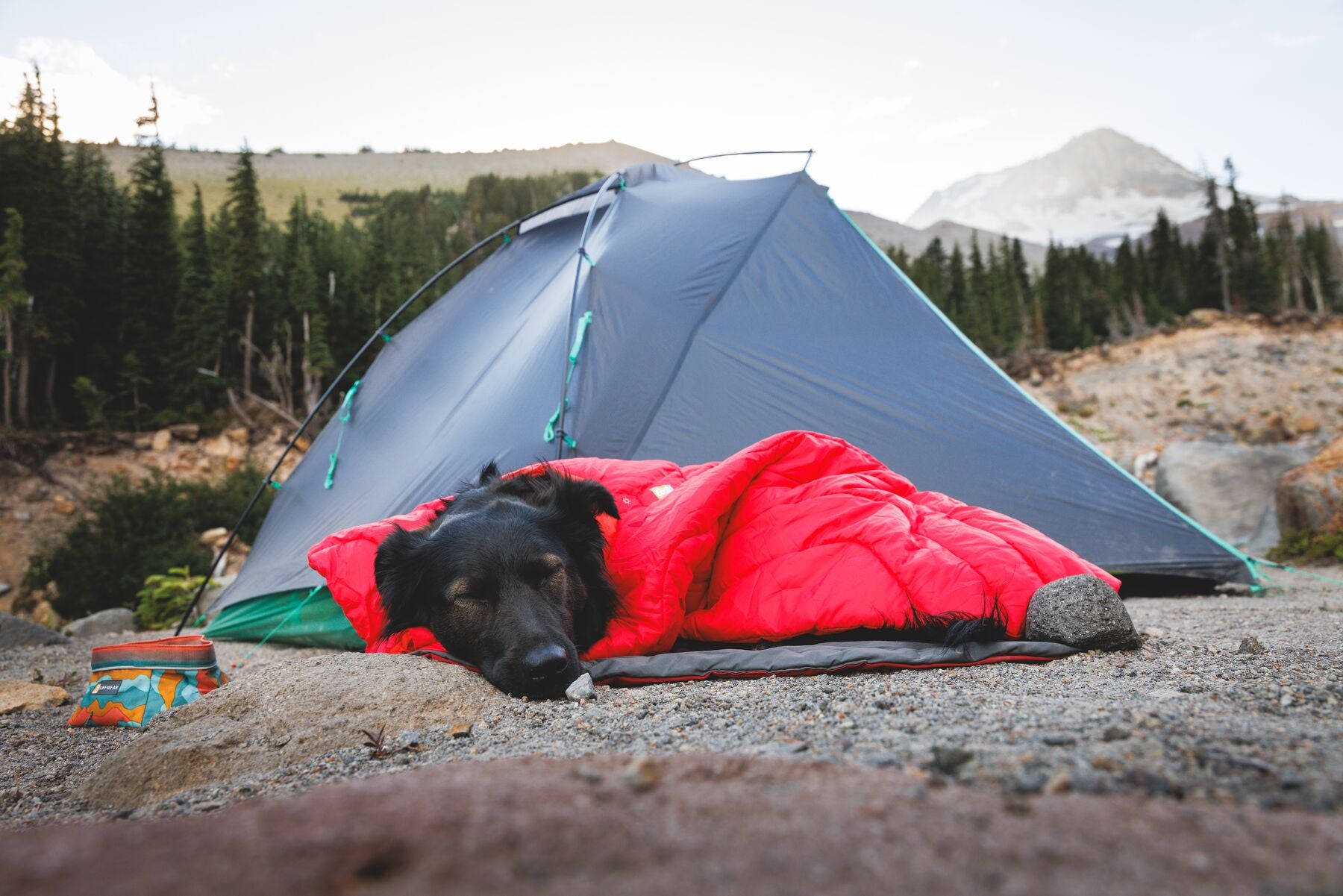 Poncho para Dormir Palisades™ Sleep Poncho en Rojo Grosella (Red Currant) | Ruffwear