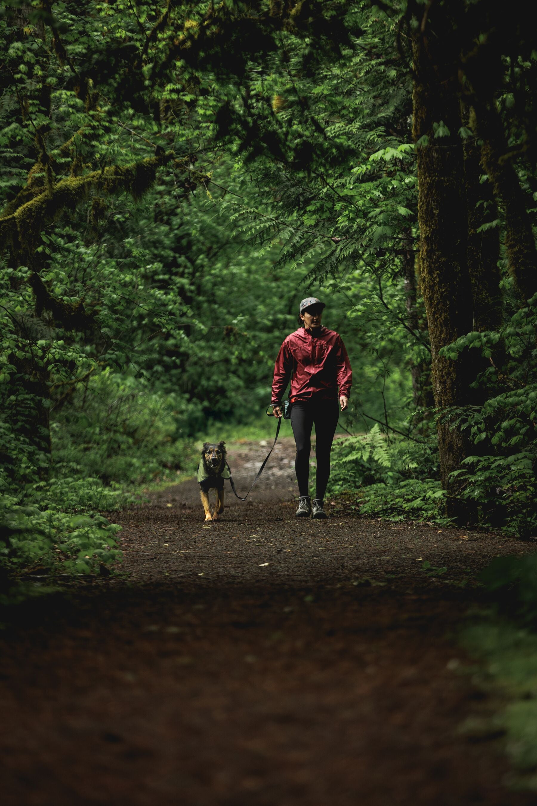 Impermeable Sun Shower™ Coverall (Overall) para Perros - Cobertura Completa y Mangas StormSleeves™ - Verde (Campfire Green) & Azul (Aurora Teal) | Ruffwear®