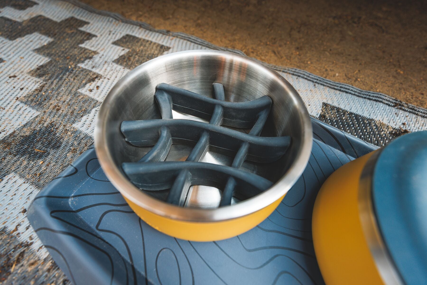 Basecamp™ Slow Feeder de Ruffwear - Inserto Para Que Coma Lento para Platos de Perros