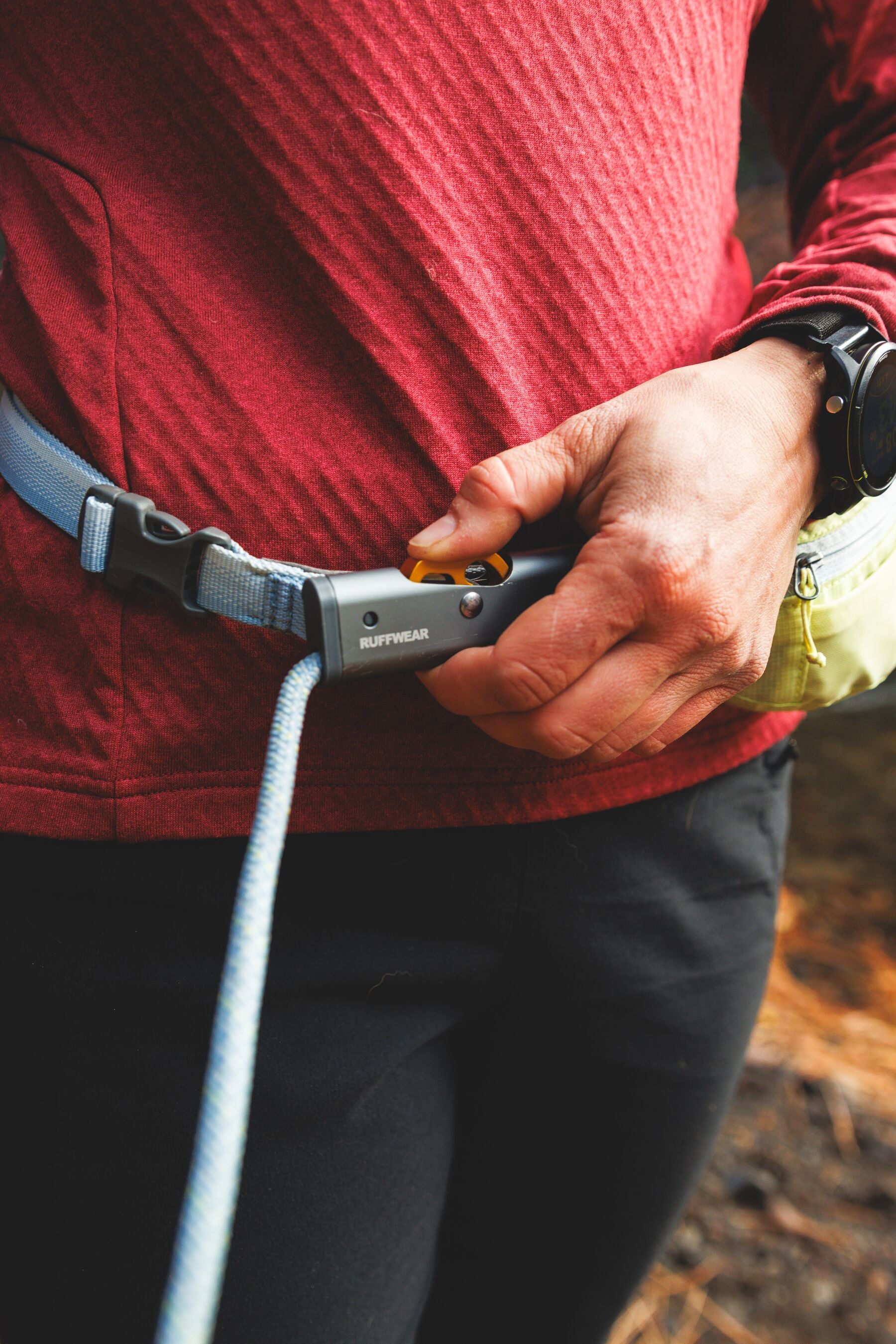 Hitch Hiker® Correa Larga Ajustable en Rojo Grosella (Red Currant) con Sistema de Bloqueo y Manos Libres - Ruffwear