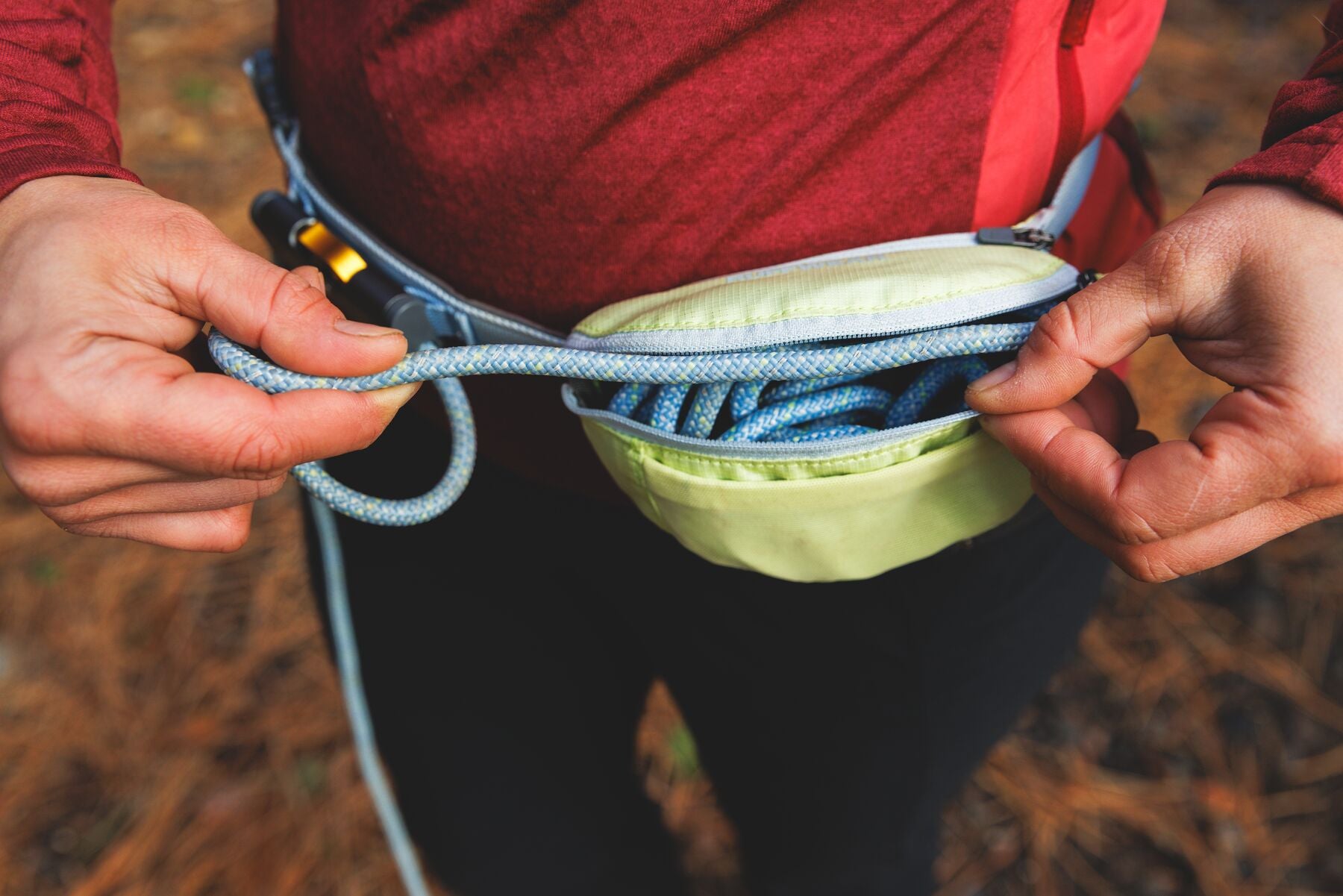 Hitch Hiker® Correa Larga Ajustable en Rojo Grosella (Red Currant) con Sistema de Bloqueo y Manos Libres - Ruffwear