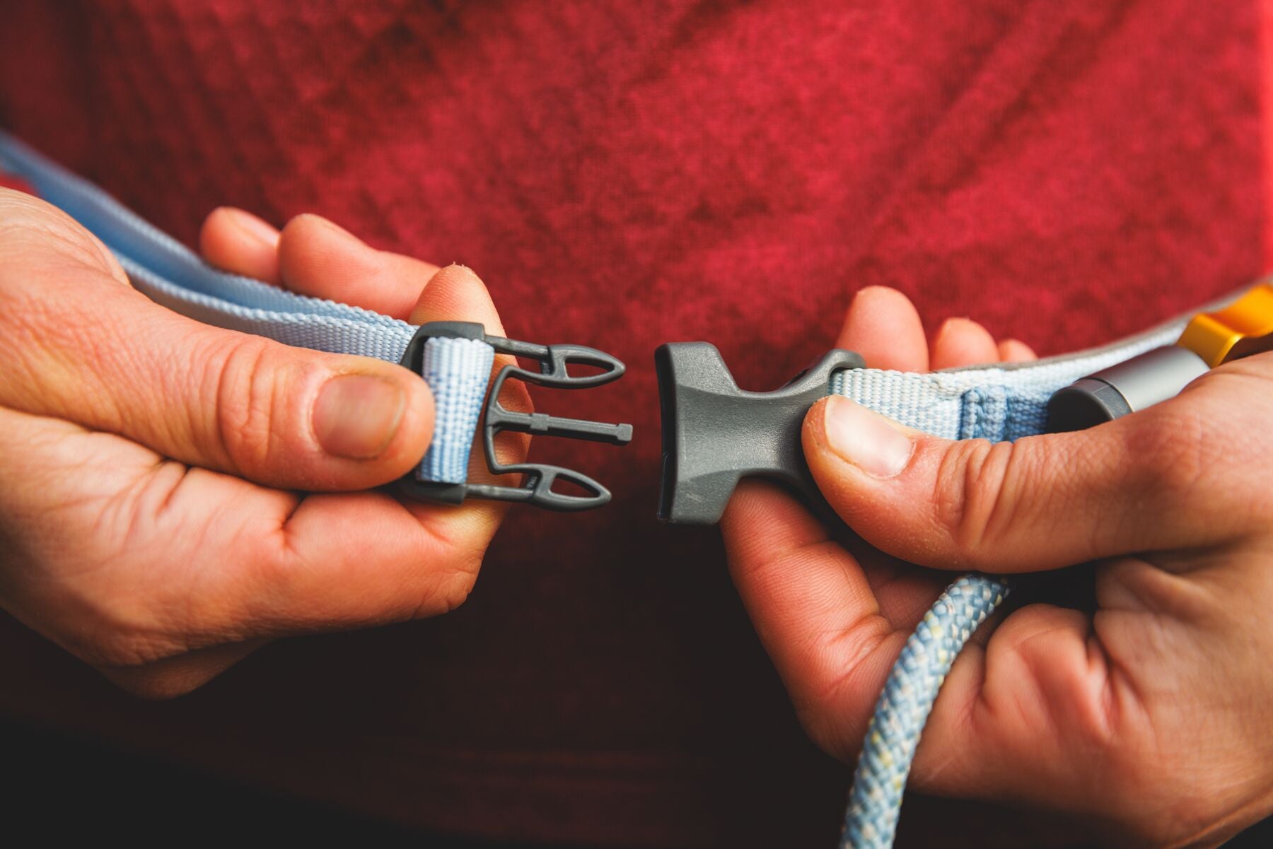 Hitch Hiker® Correa Larga Ajustable en Rojo Grosella (Red Currant) con Sistema de Bloqueo y Manos Libres - Ruffwear