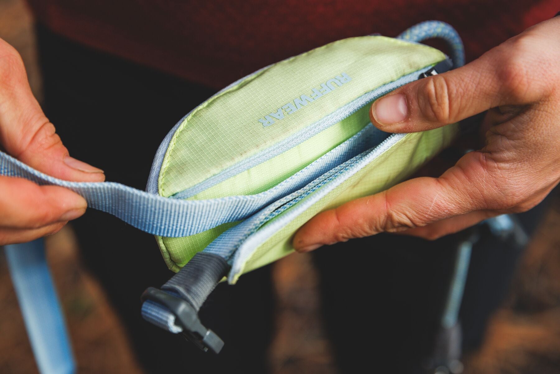 Hitch Hiker® Correa Larga Ajustable en Rojo Grosella (Red Currant) con Sistema de Bloqueo y Manos Libres - Ruffwear