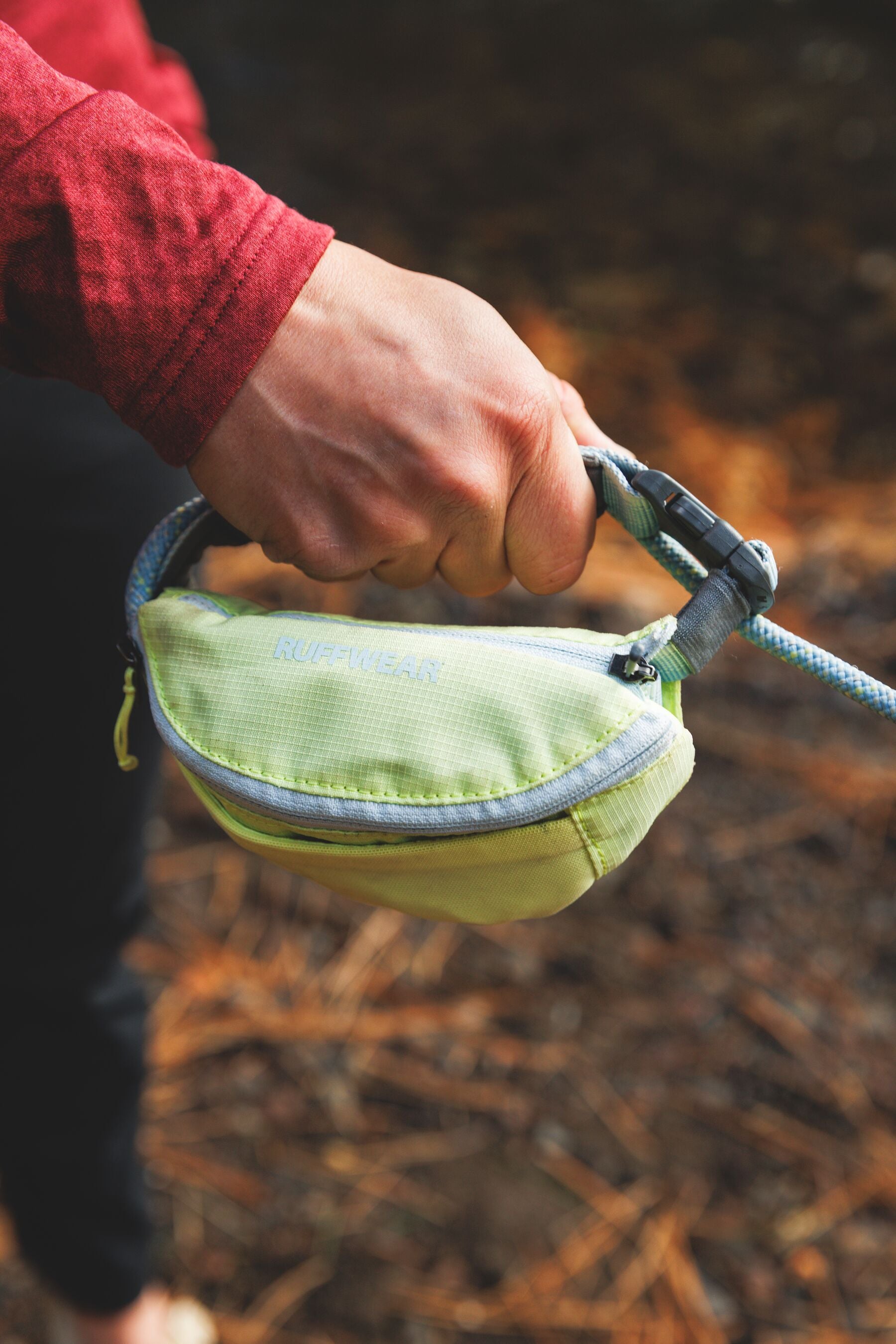 Hitch Hiker® Correa Larga Ajustable en Rojo Grosella (Red Currant) con Sistema de Bloqueo y Manos Libres - Ruffwear