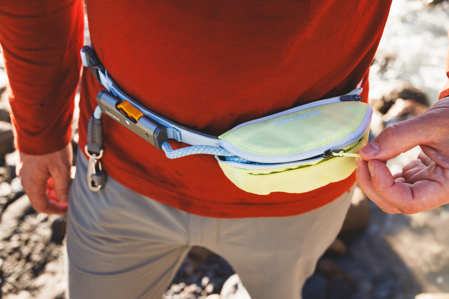 Hitch Hiker® Correa Larga Ajustable en Rojo Grosella (Red Currant) con Sistema de Bloqueo y Manos Libres - Ruffwear