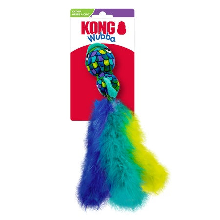 KONG Cat Wubba Fish azul, en su empaque