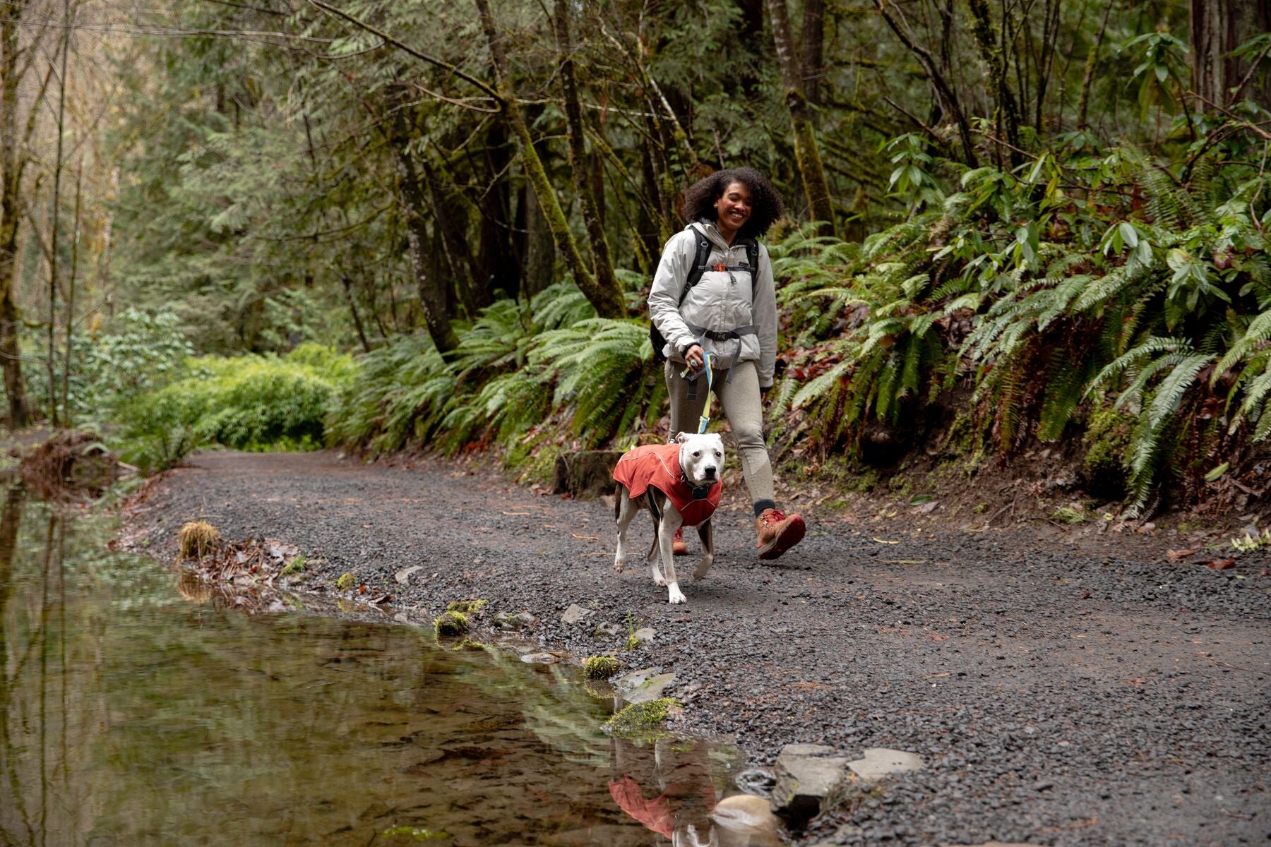 Abrigo para Perro K-9 Overcoat™ en Rojo Arcilla (Red Clay) de Ruffwear®