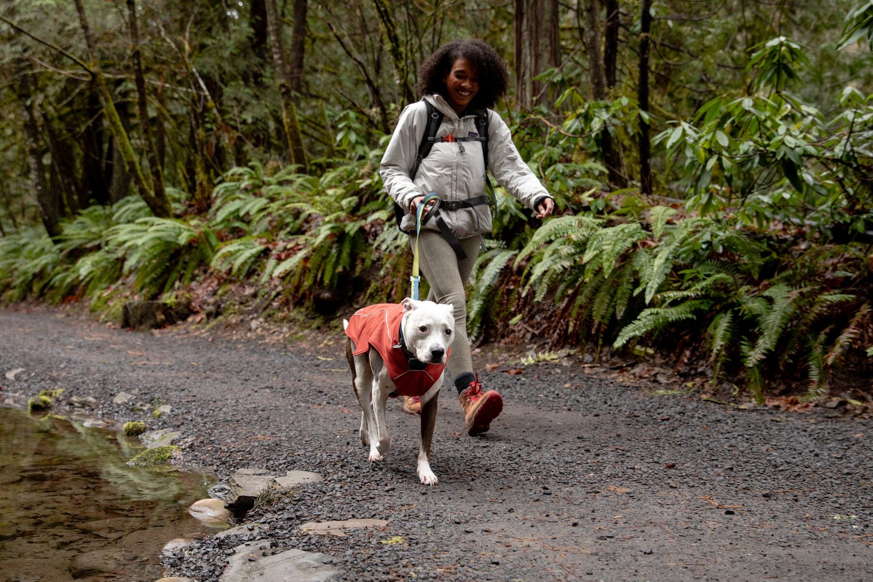 Abrigo para Perro K-9 Overcoat™ en Rojo Arcilla (Red Clay) de Ruffwear®