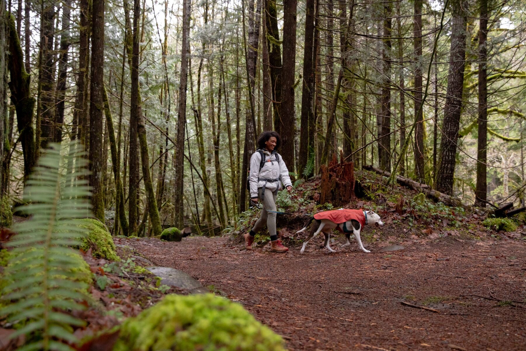 Abrigo para Perro K-9 Overcoat™ en Rojo Arcilla (Red Clay) de Ruffwear®