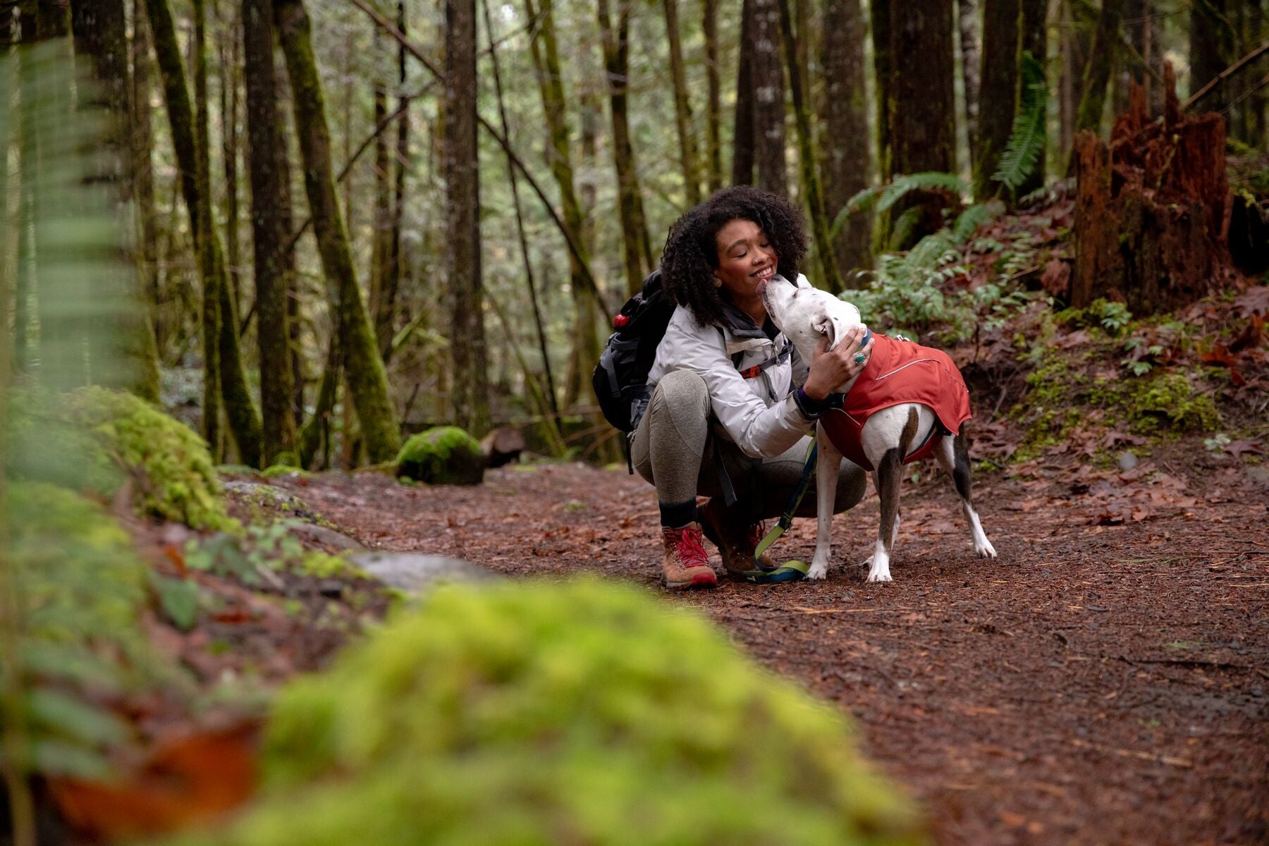Abrigo para Perro K-9 Overcoat™ en Rojo Arcilla (Red Clay) de Ruffwear®