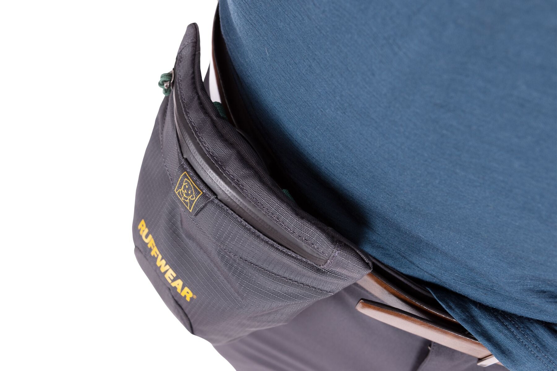 Pack Out Bag® Guarda Bolsas de Popo Usadas y Dispensador - Ruffwear